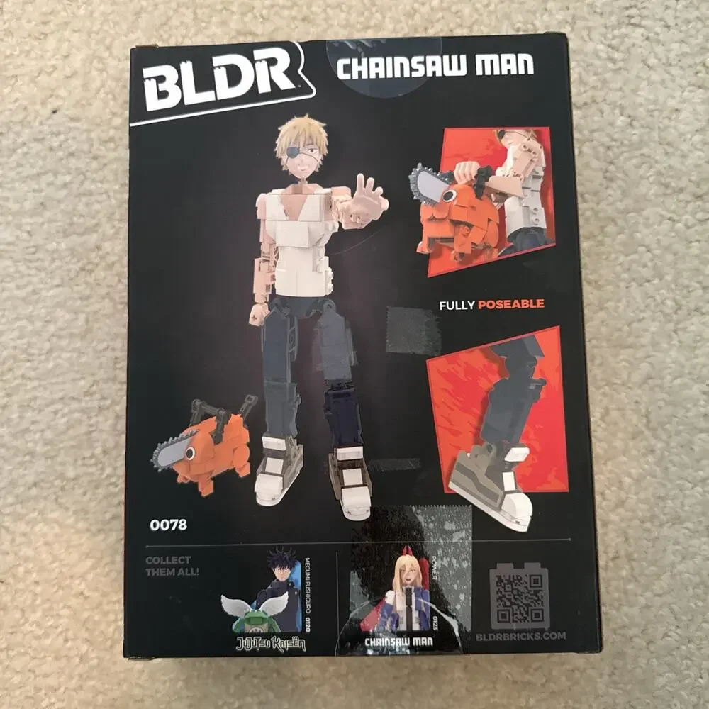 Chainsaw Man Denji and Pochita Building Set - 9.5-Inch and 2-Inch Buildable